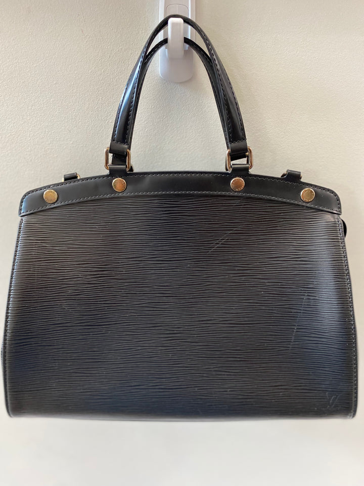 LOUIS VUITTON EPI LEATHER BREA MM BAG