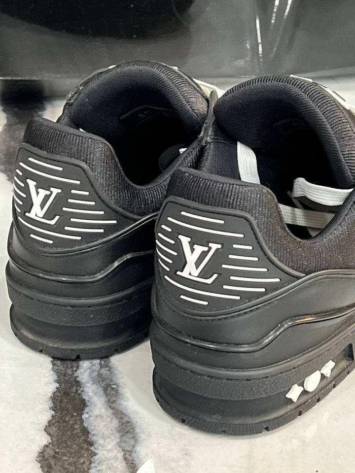LOUIS VUITTON LV TRAINER SNEAKERS
