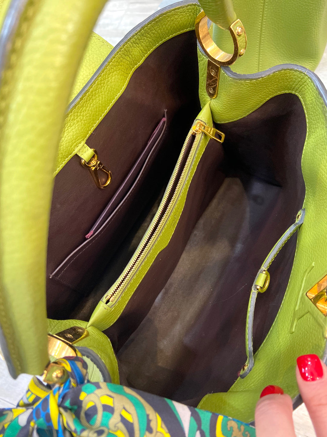LOUIS VUITTON CAPUCINES MM LEATHER PARNASSÉA HANDBAG