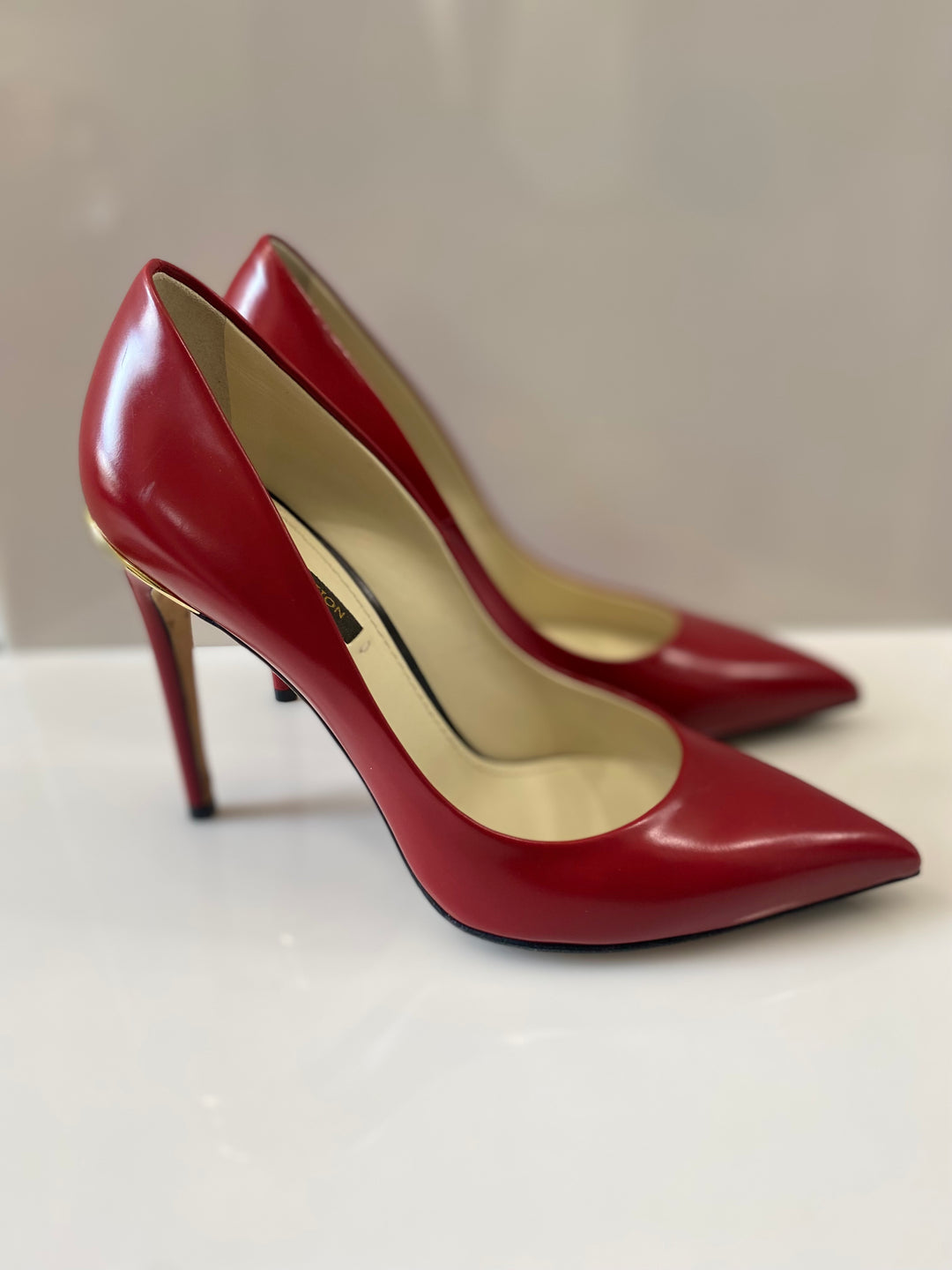 LOUIS VUITTON EYELINE POINTED TOE LEATHER PUMPS