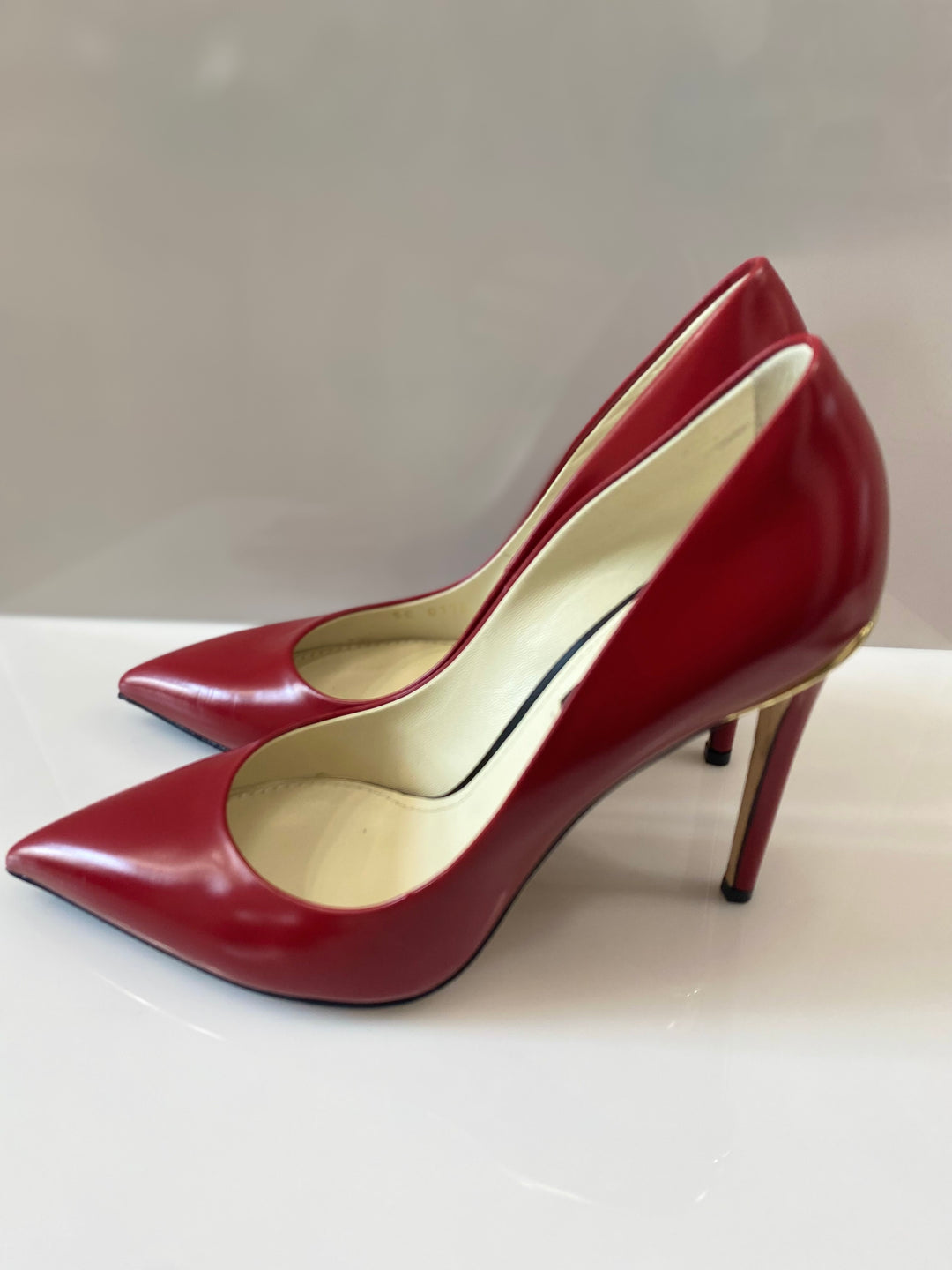 LOUIS VUITTON EYELINE POINTED TOE LEATHER PUMPS