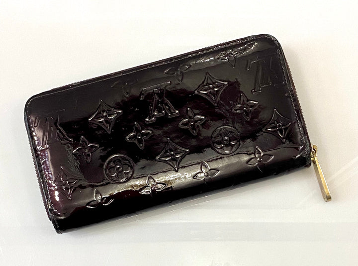 LOUIS VUITTON MONOGRAM VERNIS ZIPPY WALLET AMARANTE
