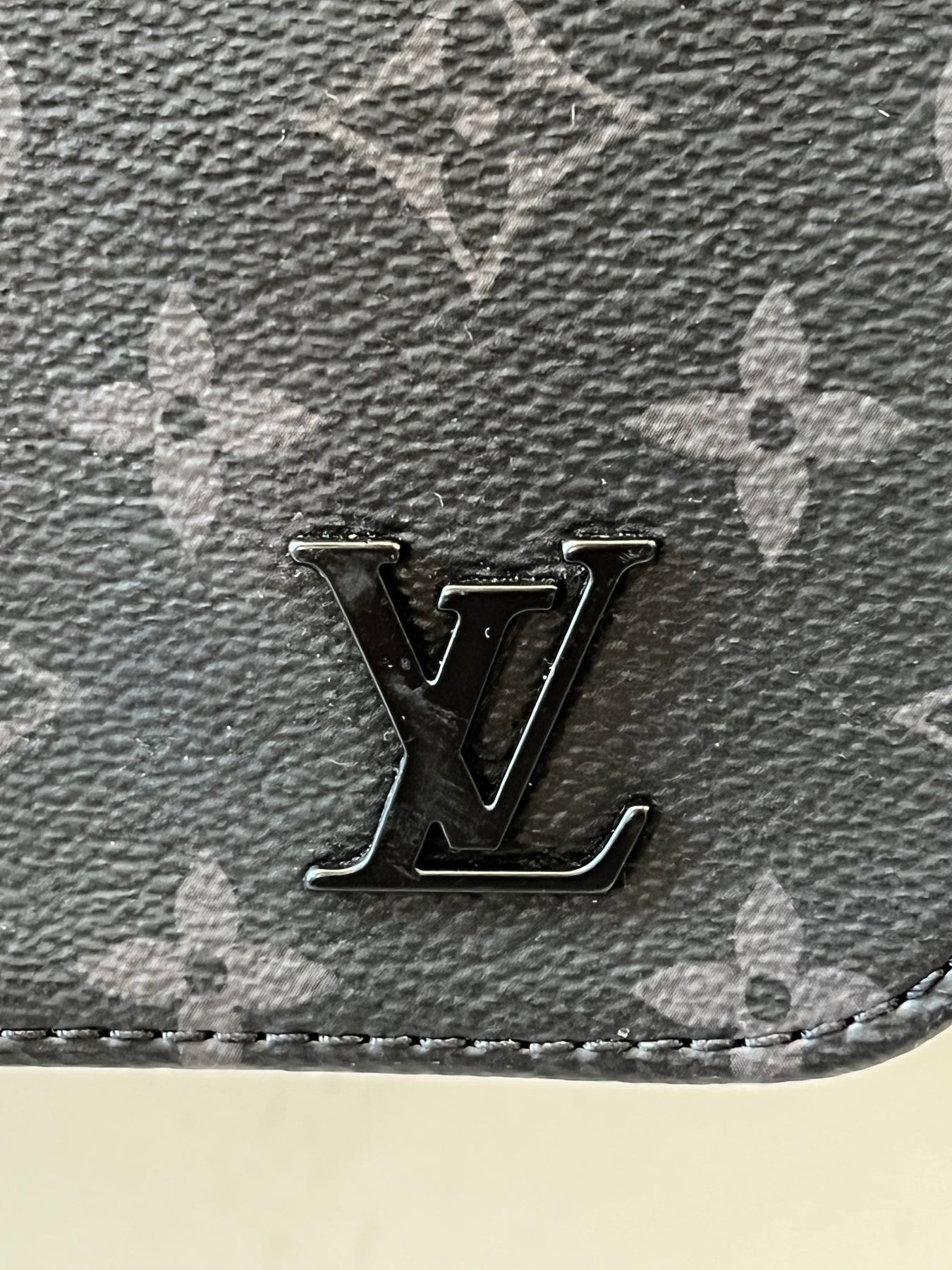 Louis Vuitton Black Monogram Eclipse District MM Cloth ref.767365