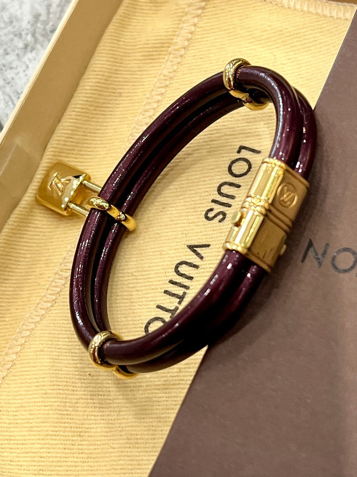 LOUIS VUITTON MONOGRAM VERNIS LEATHER KEEP IT TWICE BRACELET