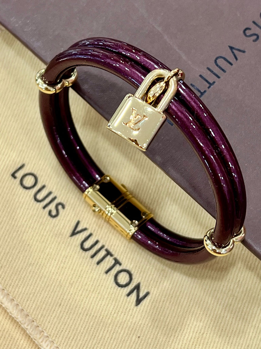 LOUIS VUITTON MONOGRAM VERNIS LEATHER KEEP IT TWICE BRACELET