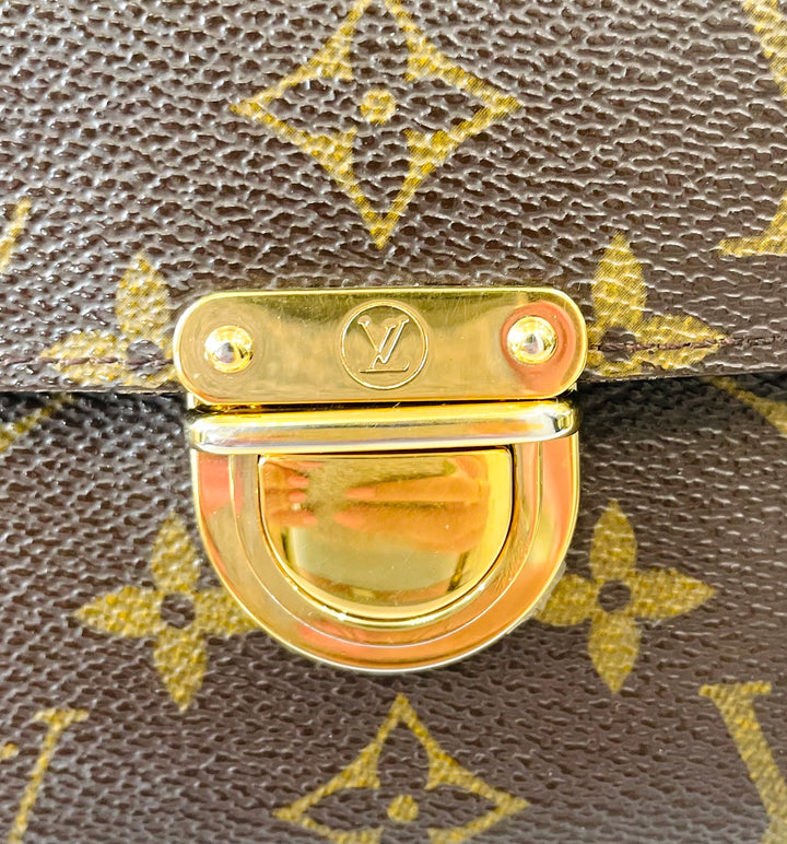 LOUIS VUITTON MONOGRAM CANVAS KOALA WALLET