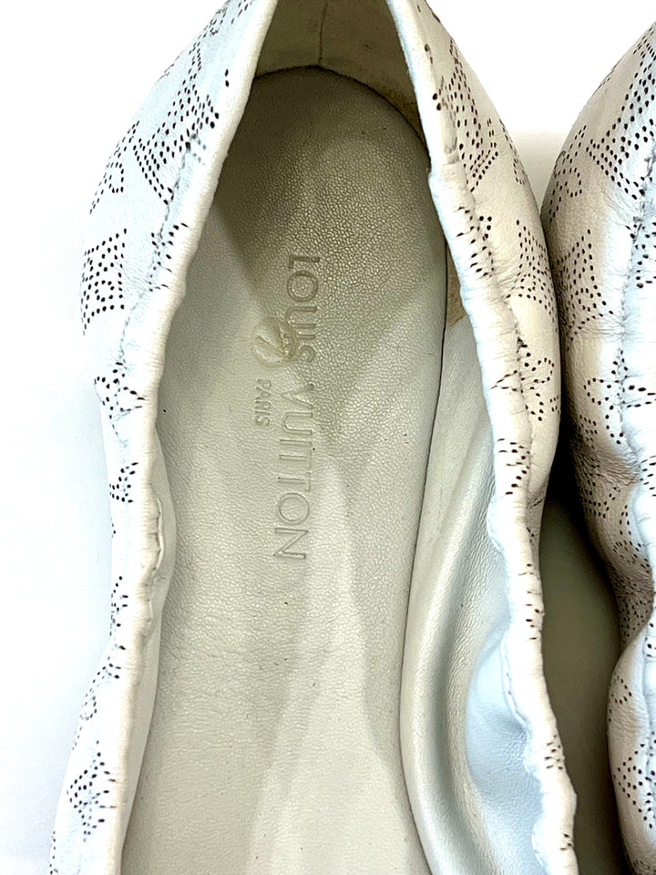 LOUIS VUITTON MONOGRAM MAHINA LEATHER BALLET FLATS