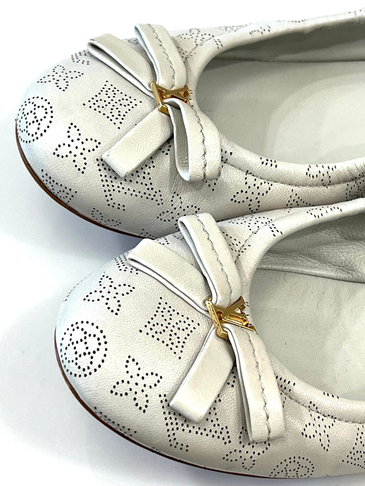 LOUIS VUITTON MONOGRAM MAHINA LEATHER BALLET FLATS