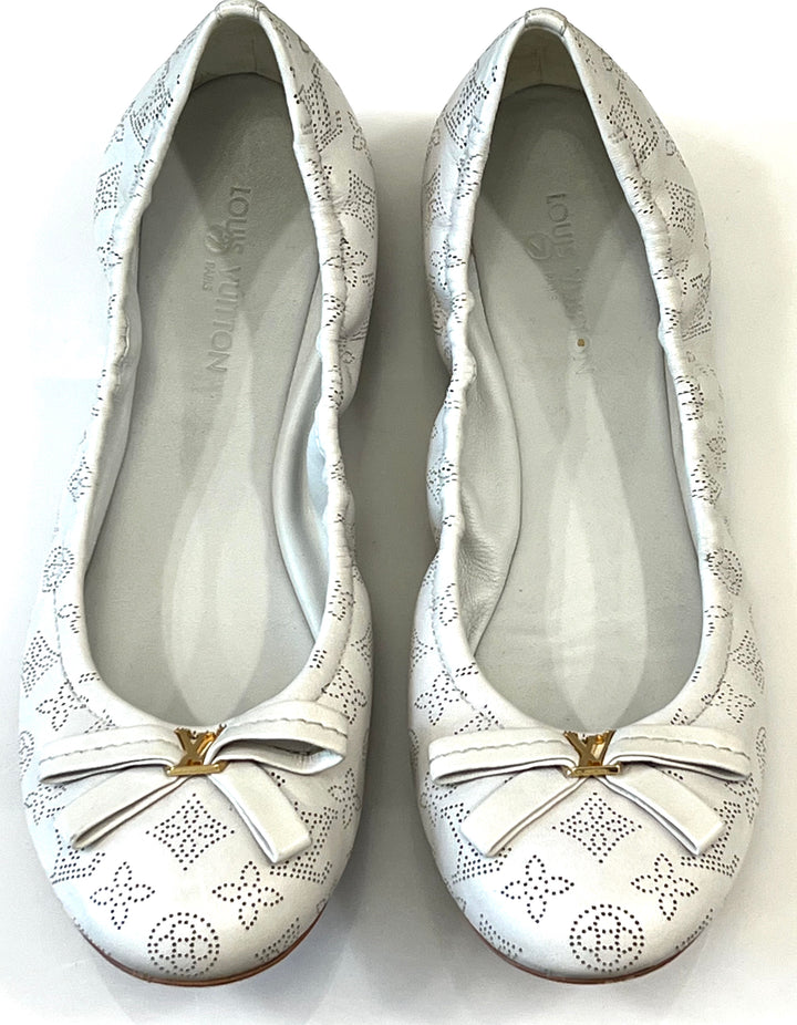 LOUIS VUITTON MONOGRAM MAHINA LEATHER BALLET FLATS