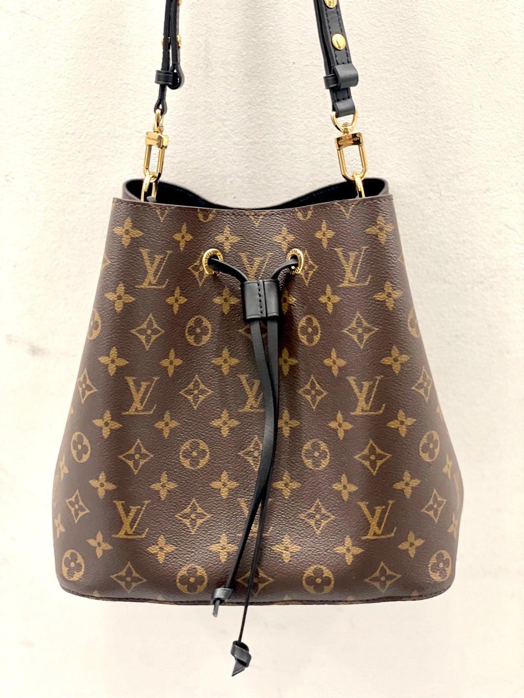 LOUIS VUITTON MONOGRAM NÉONOÉ MM BAG
