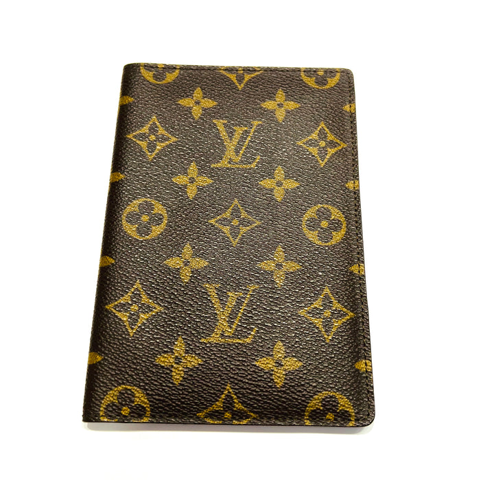 LOUIS VUITTON MONOGRAM PASSPORT COVER