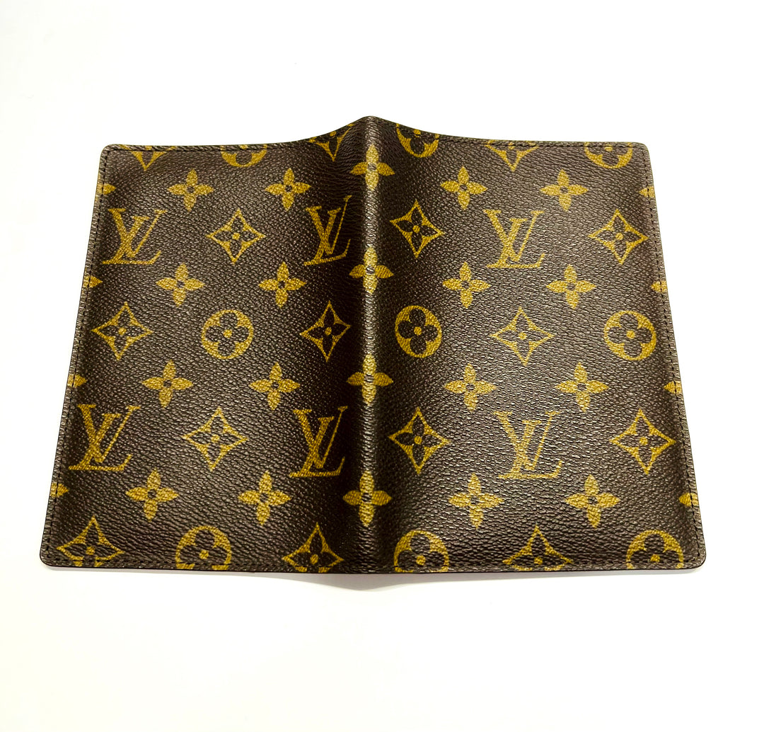 LOUIS VUITTON MONOGRAM PASSPORT COVER