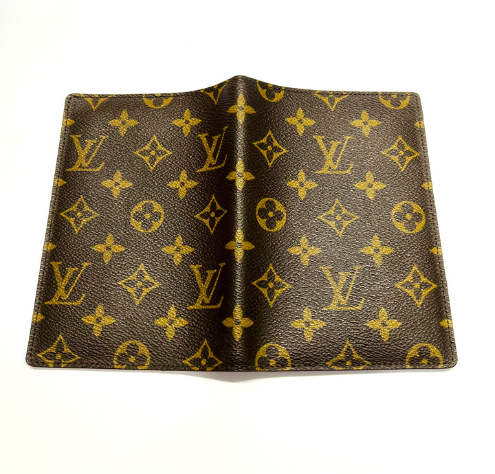 LOUIS VUITTON MONOGRAM PASSPORT COVER