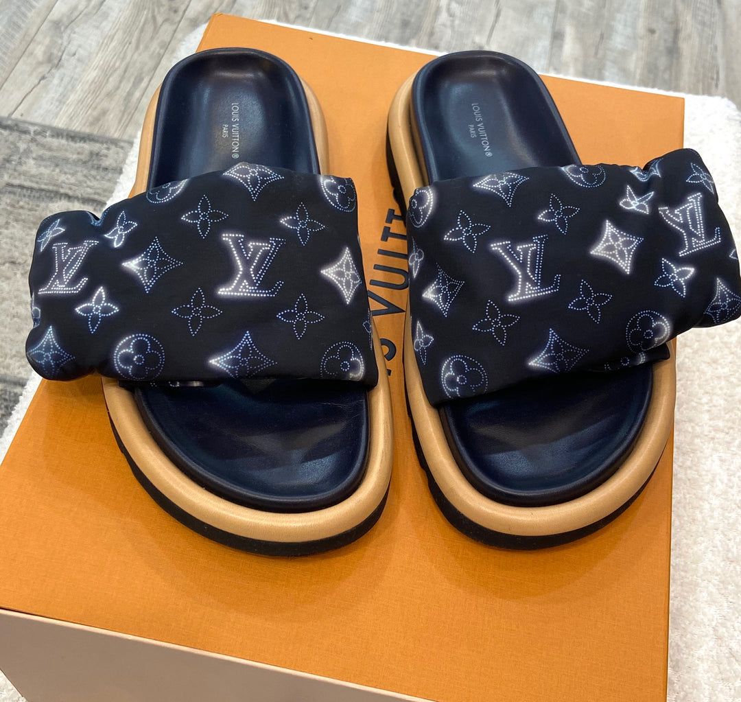 LOUIS VUITTON MONOGRAM POOL PILLOW COMFORT MULES