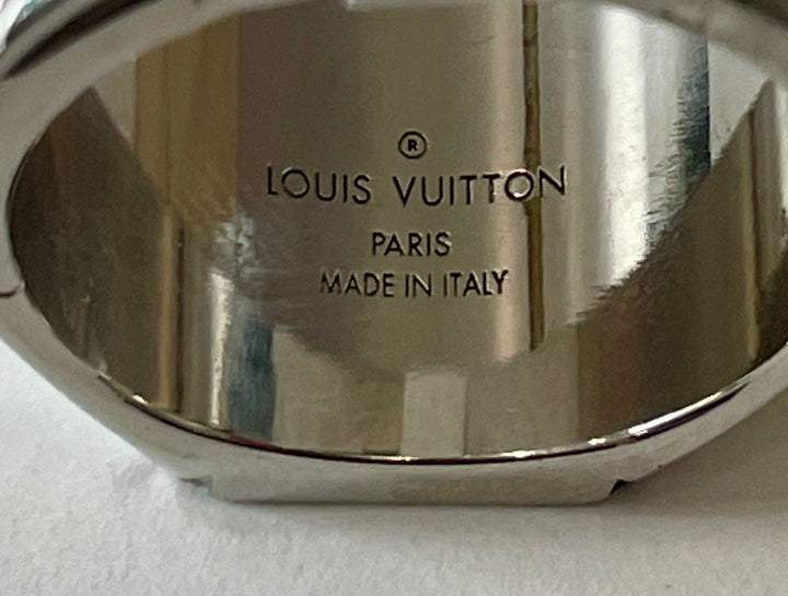 LOUIS VUITTON MONOGRAM SIGNET RING PALLADIUM FINISH