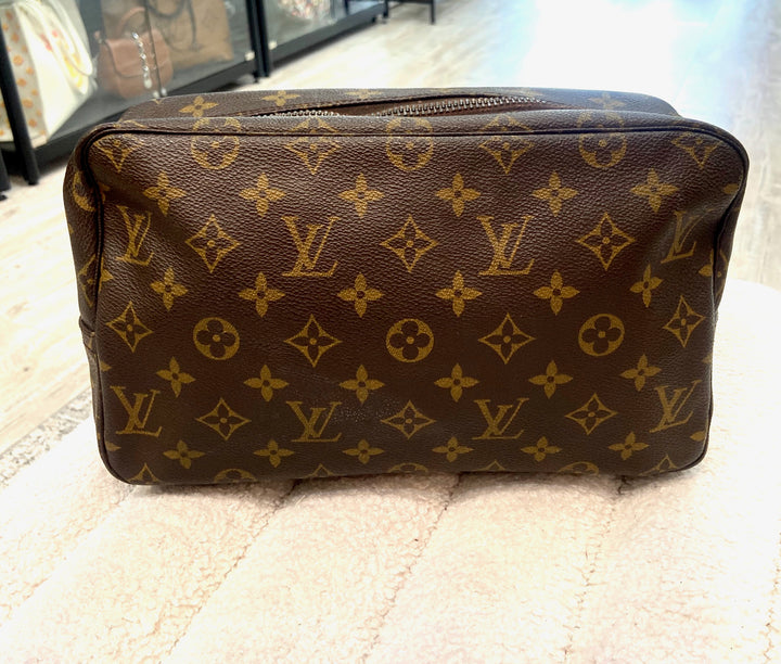 LOUIS VUITTON MONOGRAM TROUSSE TOILETTE 28 COSMETIC POUCH