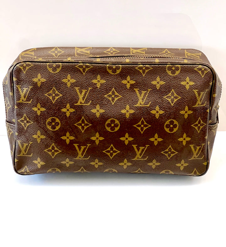 LOUIS VUITTON MONOGRAM TROUSSE DE TOILETTE 28 BAG