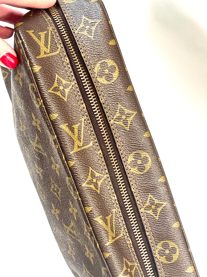 LOUIS VUITTON MONOGRAM TROUSSE DE TOILETTE 28 BAG