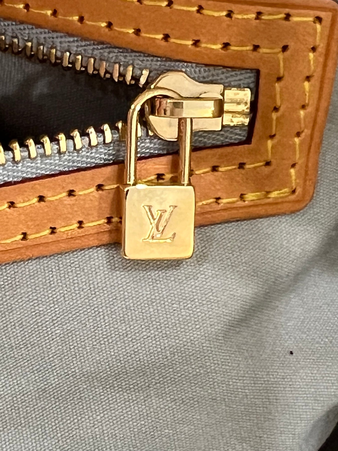 Louis Vuitton Perle Vernis Reade PM Bag Louis Vuitton