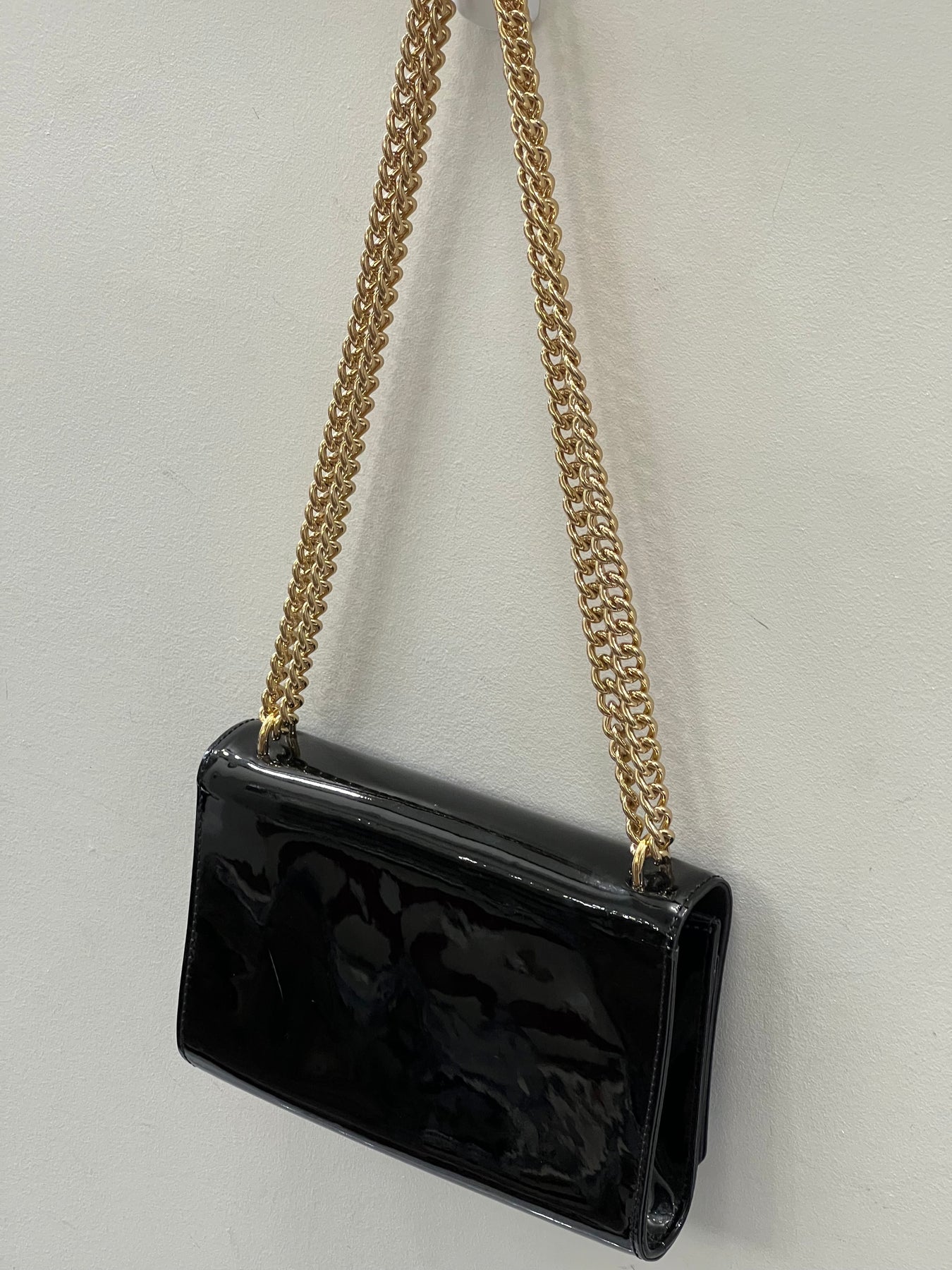 Pre-owned Louis Vuitton Louise Patent Leather Handbag In Black