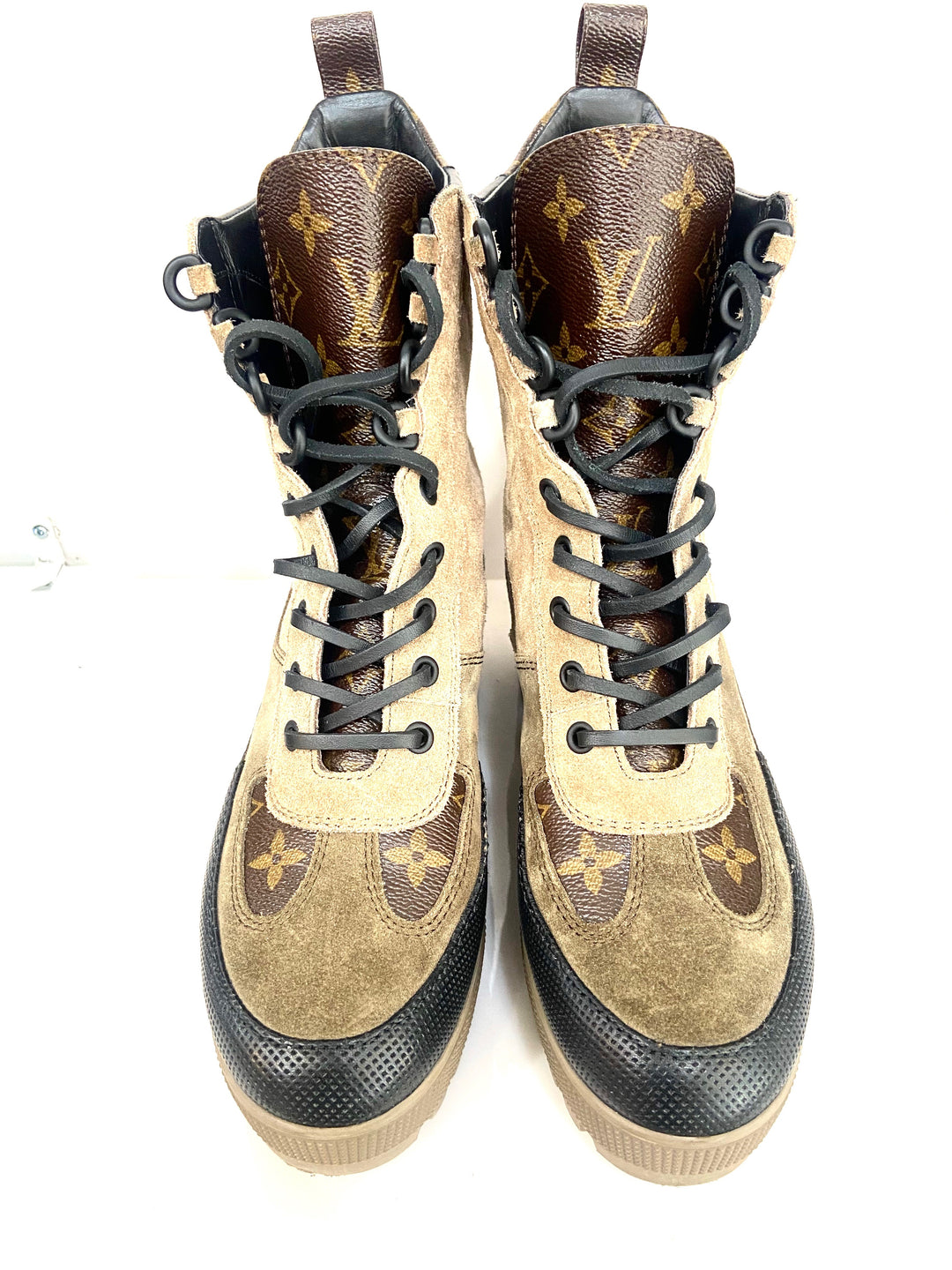 LOUIS VUITTON SUEDE CALFSKIN MONOGRAM LAUREATE PLATFORM DESERT