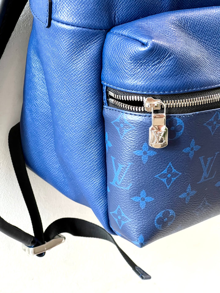 LOUIS VUITTON TAIGA LEATHER DISCOVERY BACKPACK