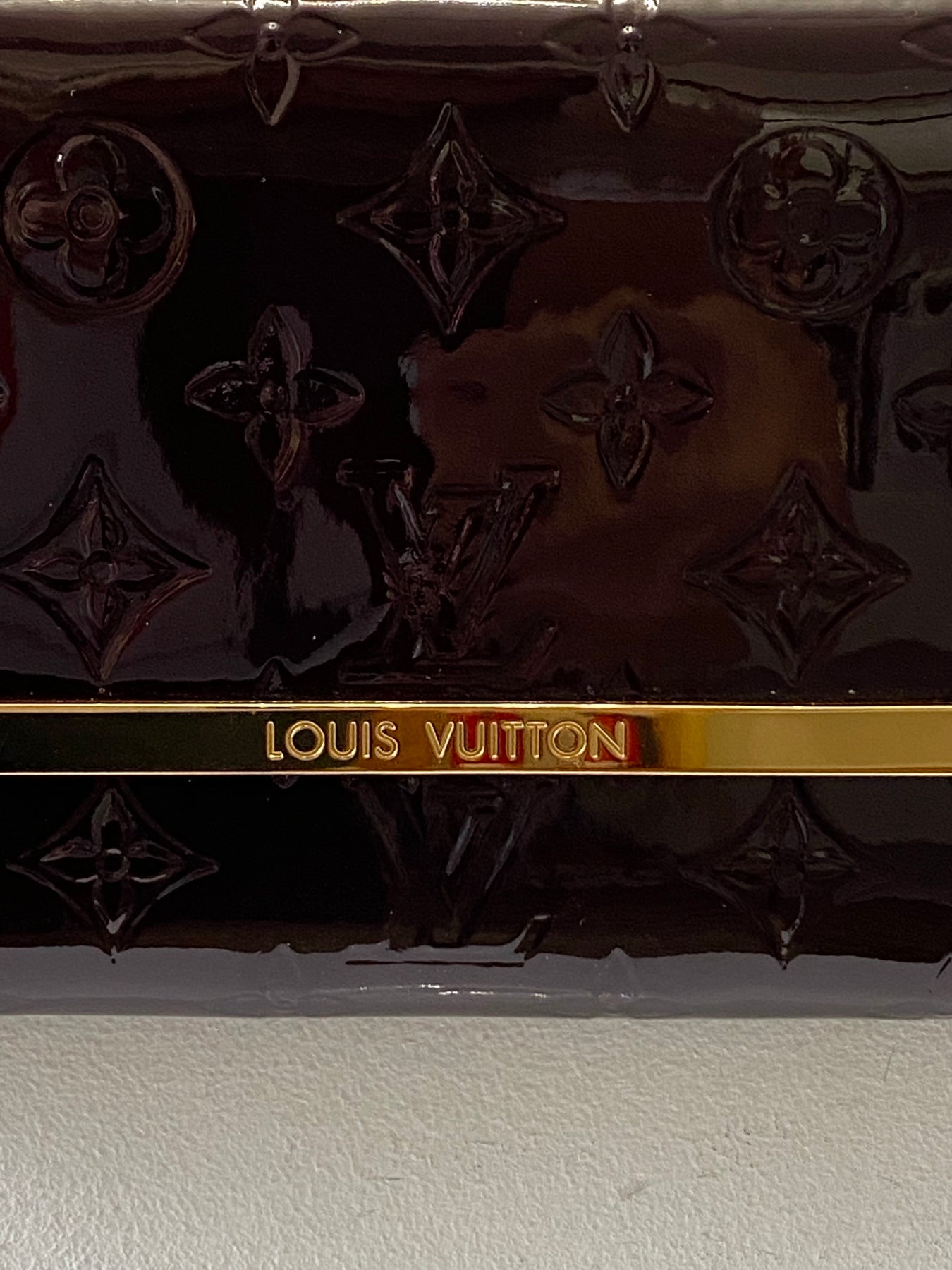 Louis Vuitton Amarante Monogram Vernis Rossmore PM – FashionsZila