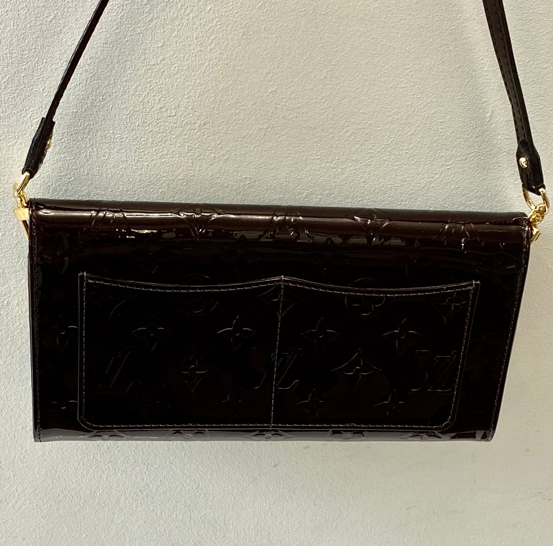 Louis Vuitton Amarante Monogram Vernis Rossmore MM clutch bag, Luxury, Bags  & Wallets on Carousell