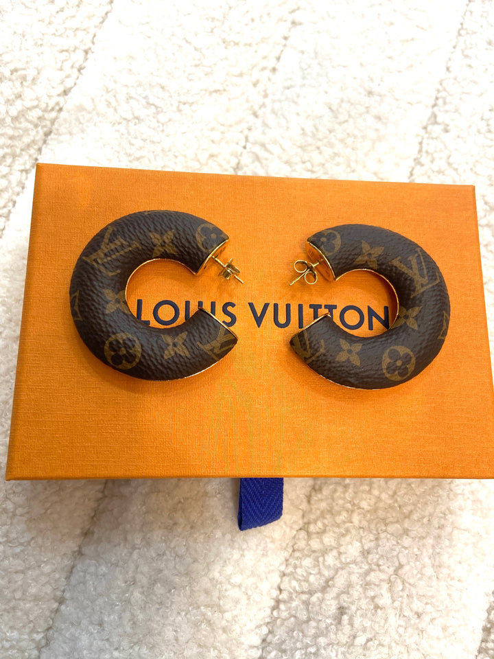 LOUIS VUITTON MONOGRAM WILD V HOOP EARRINGS
