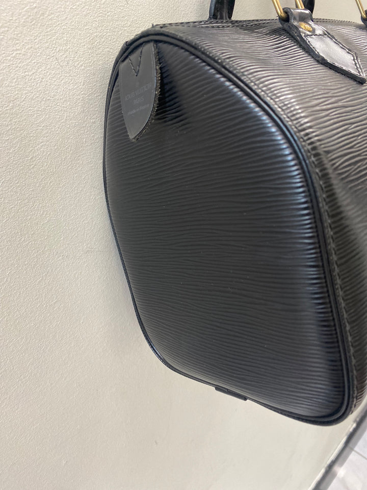LOUIS VUITTON EPI LEATHER SPEEDY 25 HANDBAG BLACK