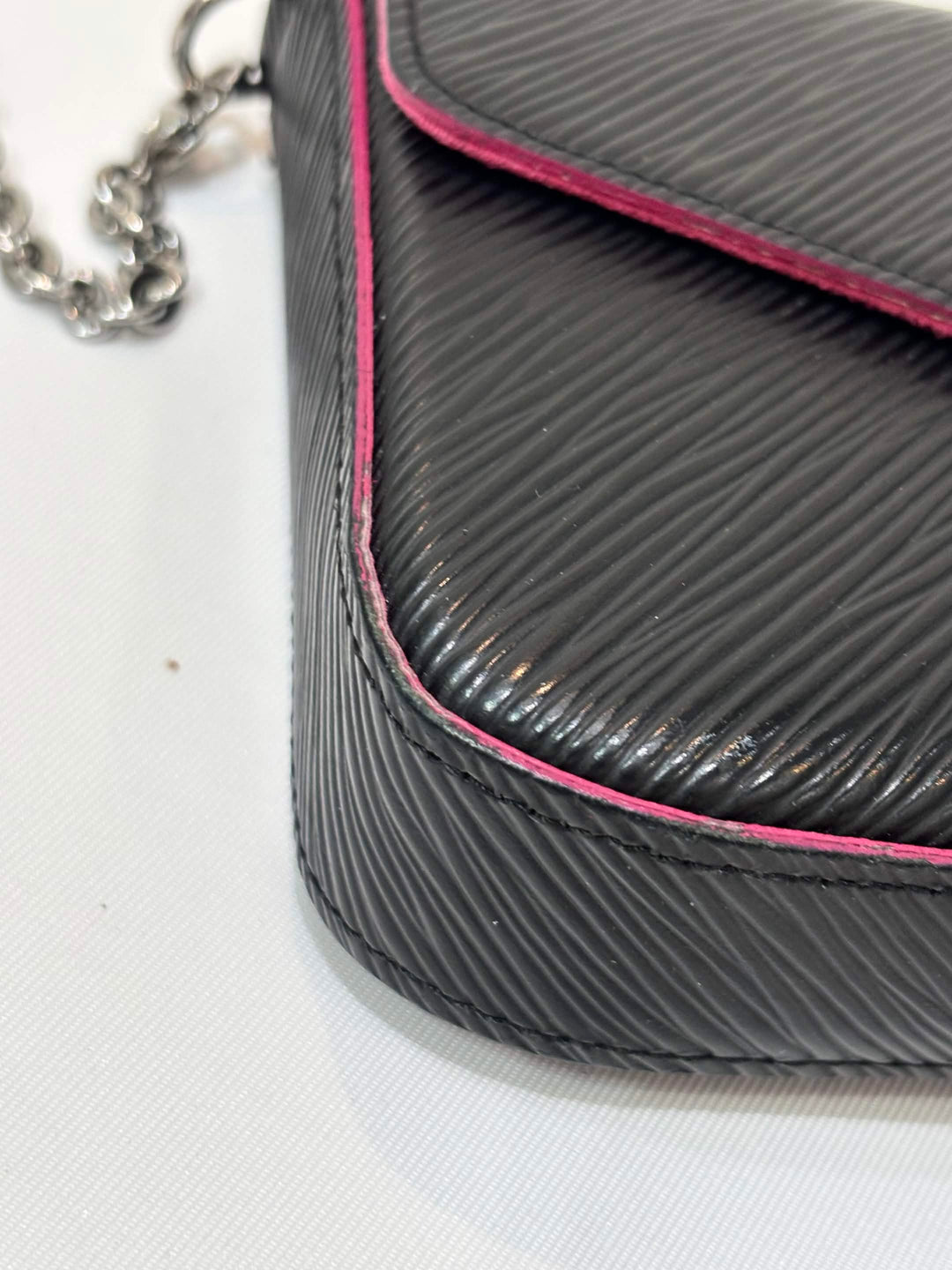 LOUIS VUITTON EPI LEATHER FELICIE POCHETTE CROSSBODY BAG
