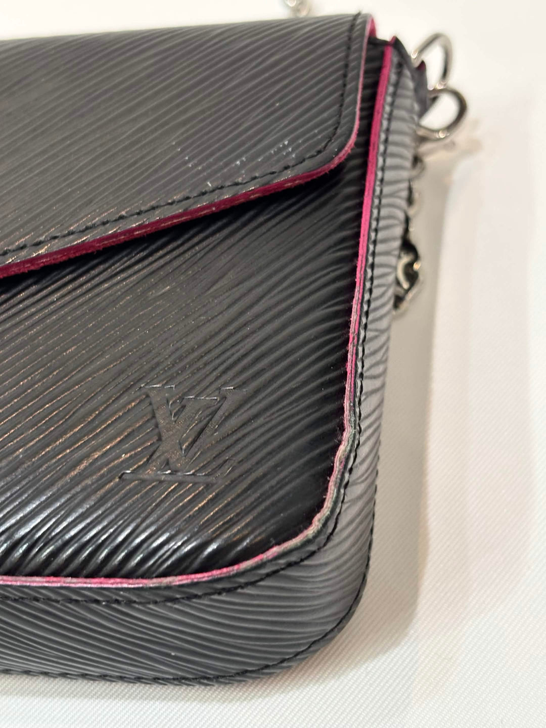 LOUIS VUITTON EPI LEATHER FELICIE POCHETTE CROSSBODY BAG