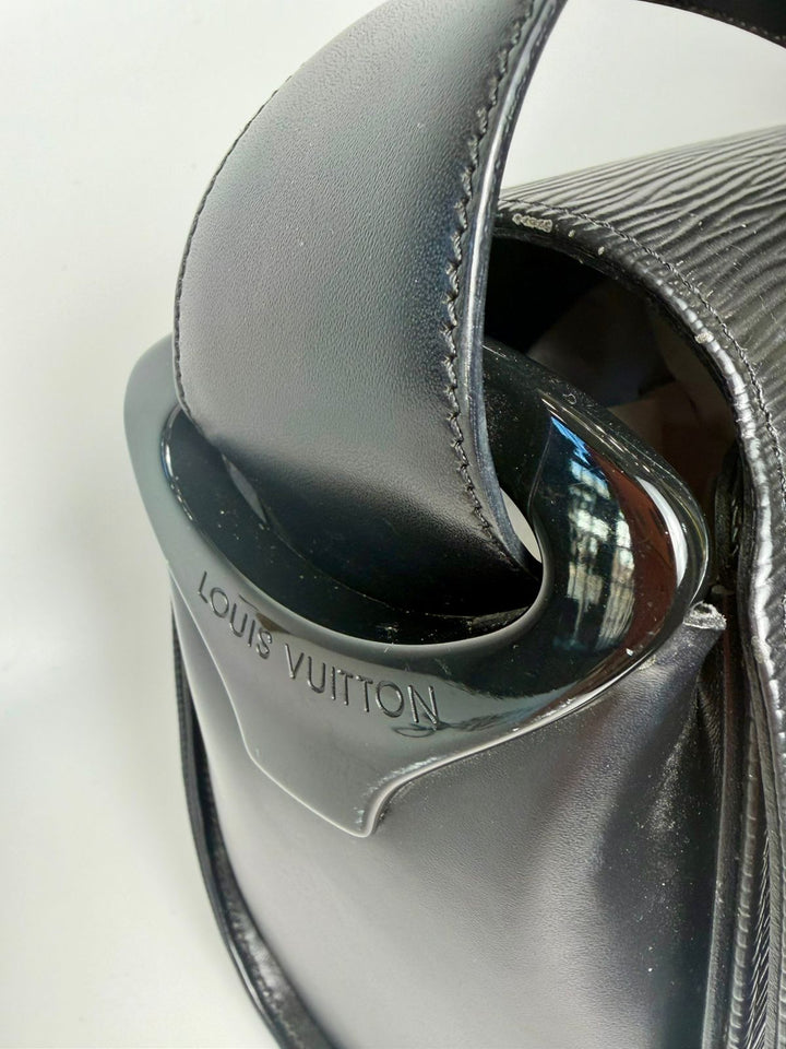 LOUIS VUITTON EPI LEATHER NOCTURNE GM SHOULDER BAG