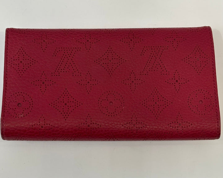 LOUIS VUITTON MAHINA LEATHER AMELIA WALLET
