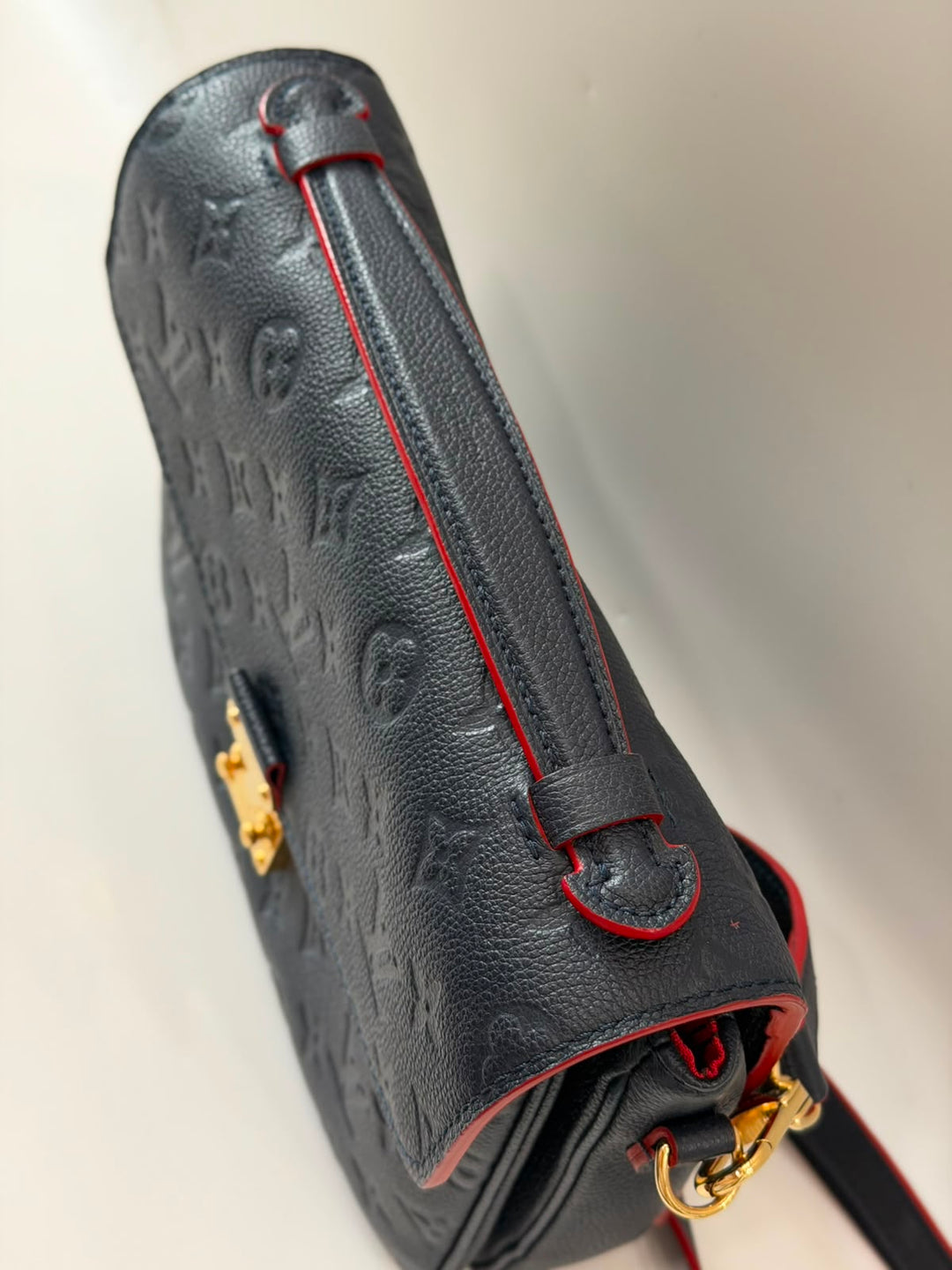 LOUIS VUITTON EMPREINTE LEATHER POCHETTE MÉTIS CROSSBODY BAG