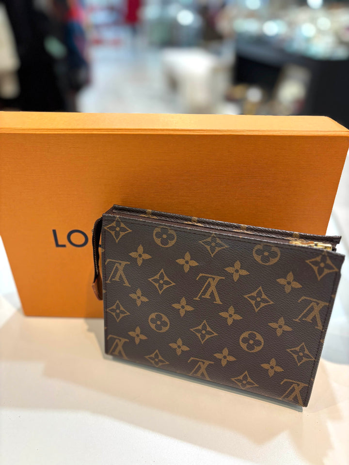 LOUIS VUITTON MONOGRAM 19 TOILETRY BAG