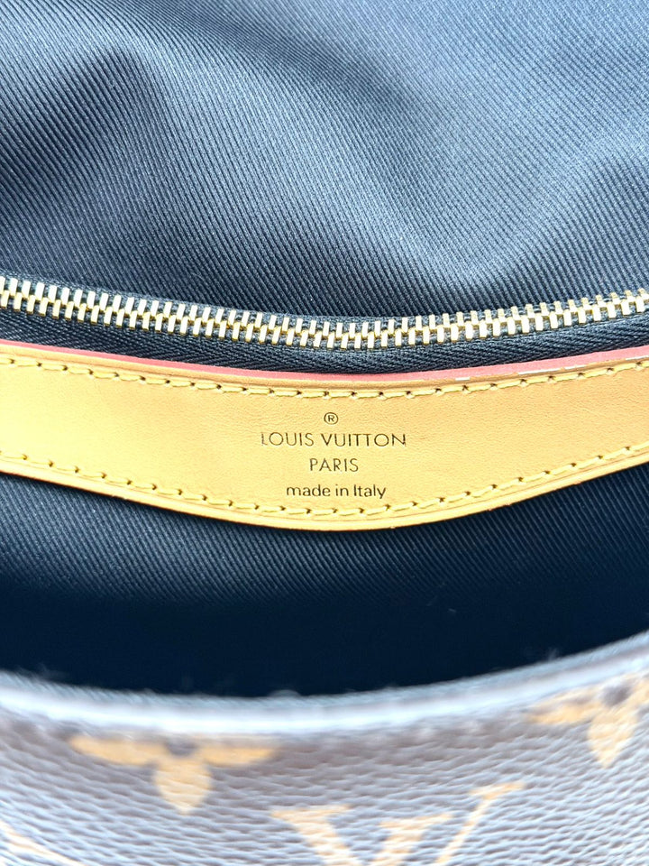 LOUIS VUITTON MONOGRAM CANVAS DIANE SHOULDER BAG