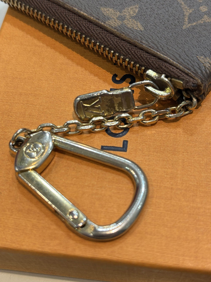 LOUIS VUITTON MONOGRAM KEY POUCH
