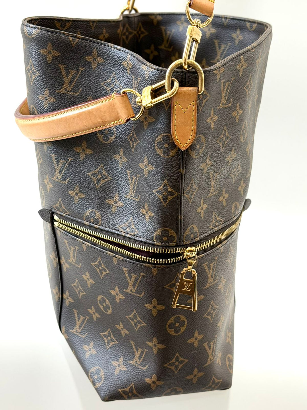 LOUIS VUITTON MONOGRAM MÉLIE HOBO BAG