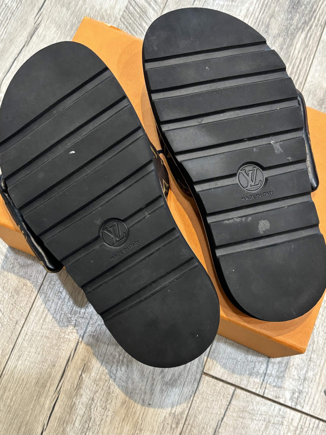LOUIS VUITTON MONOGRAM PILLOW COMFORT MULES