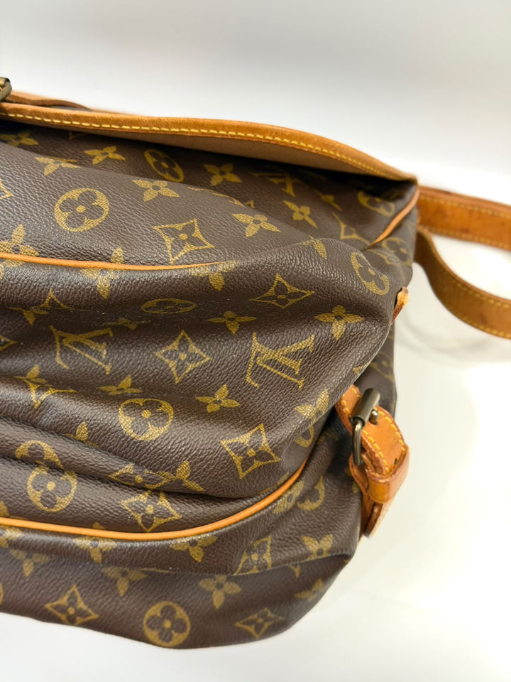 LOUIS VUITTON MONOGRAM SAUMUR 35 MESSENGER BAG