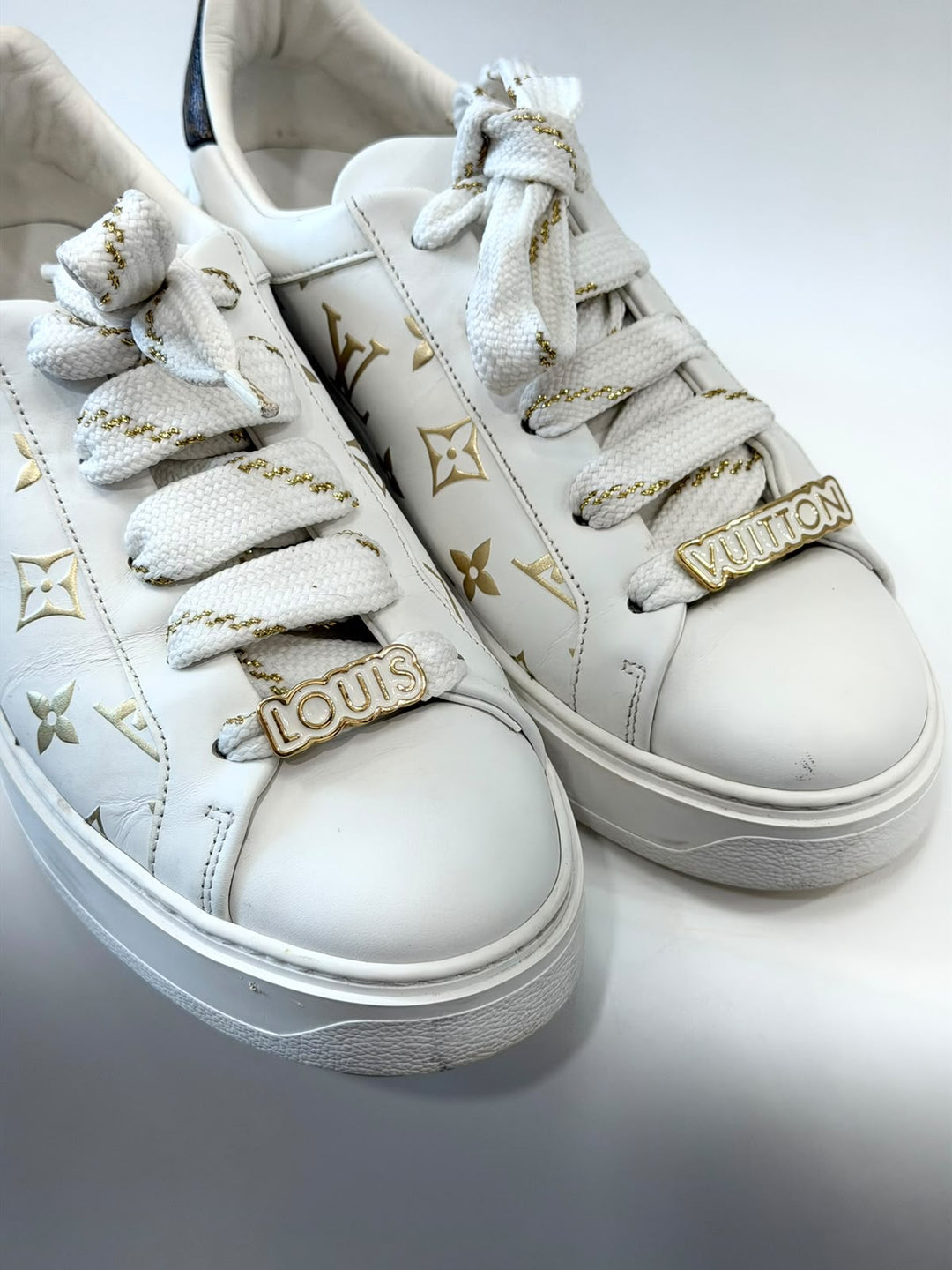 LOUIS VUITTON MONOGRAM TIME OUT CALFSKIN LEATHER SNEAKERS
