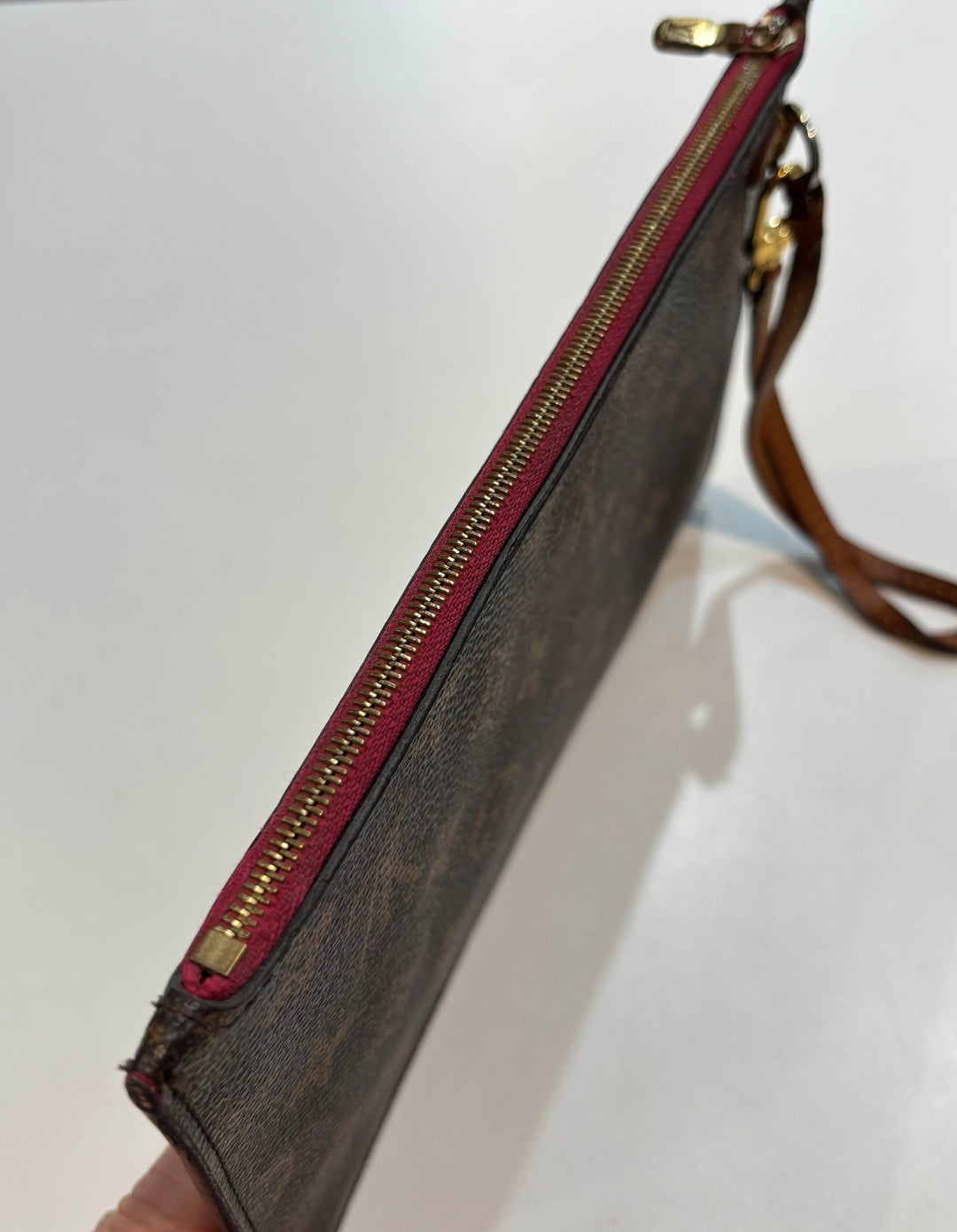 LOUIS VUITTON MONOGRAM WRISLET POUCHETTE-FUCHSIA