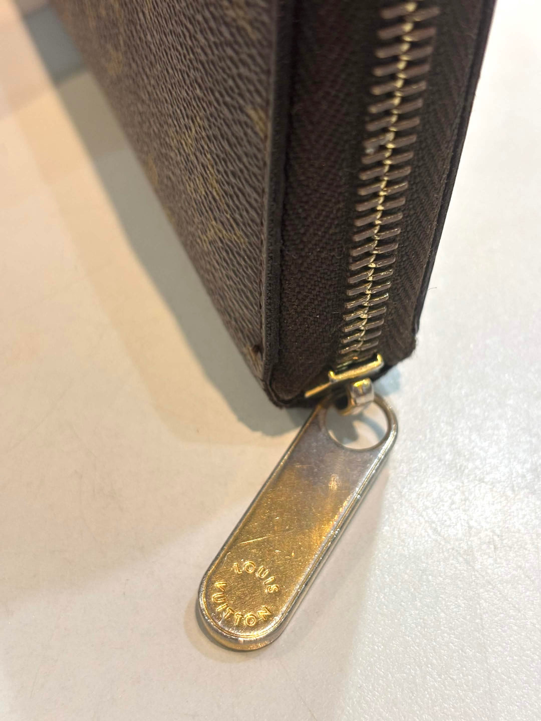 LOUIS VUITTON MONOGRAM ZIPPY WALLET