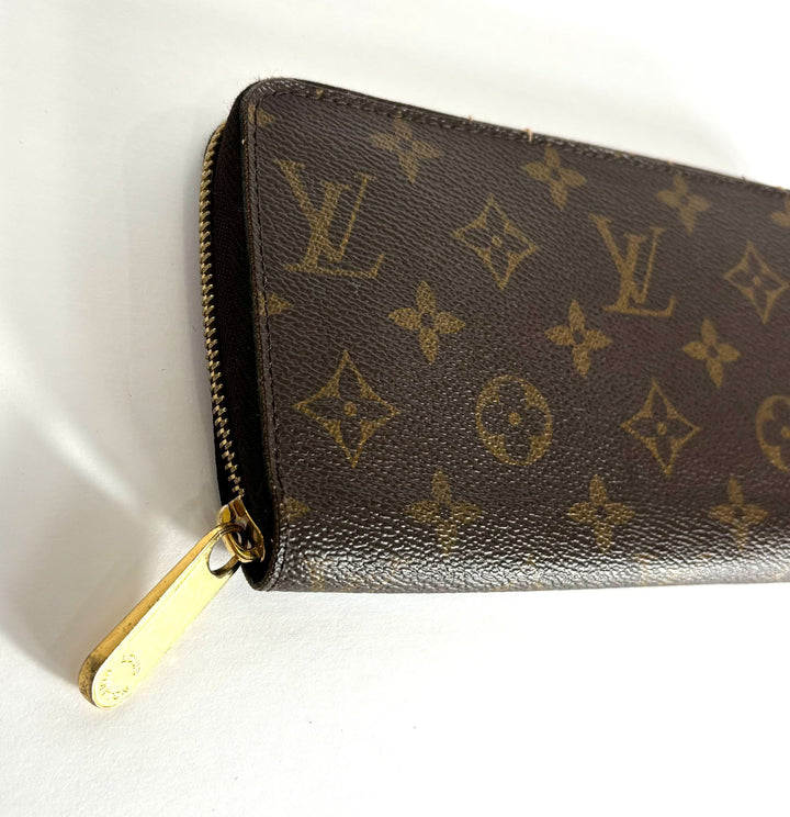 LOUIS VUITTON MONOGRAM ZIPPY WALLET