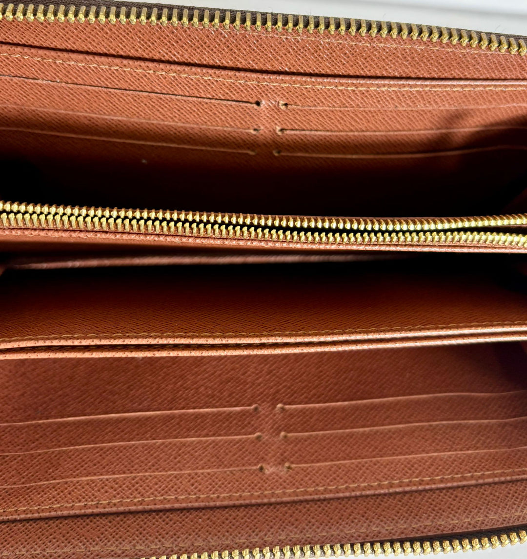 LOUIS VUITTON MONOGRAM ZIPPY WALLET