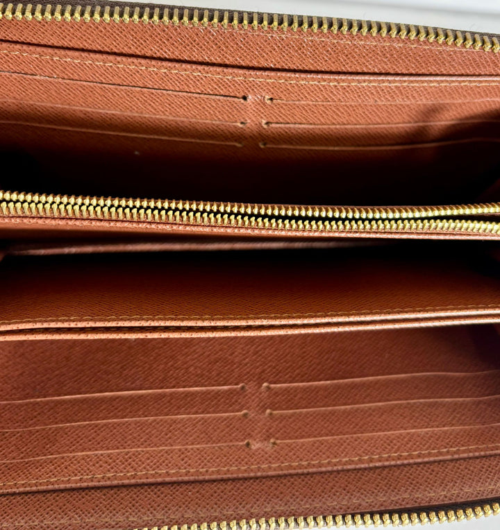 LOUIS VUITTON MONOGRAM ZIPPY WALLET