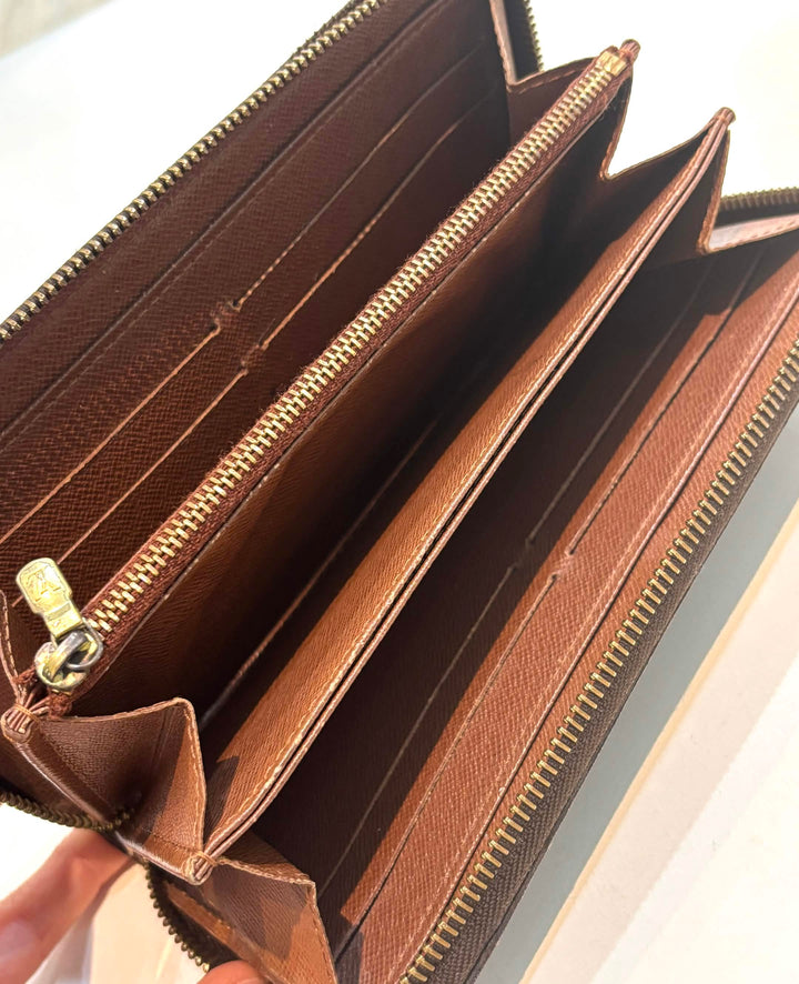 LOUIS VUITTON MONOGRAM ZIPPY WALLET