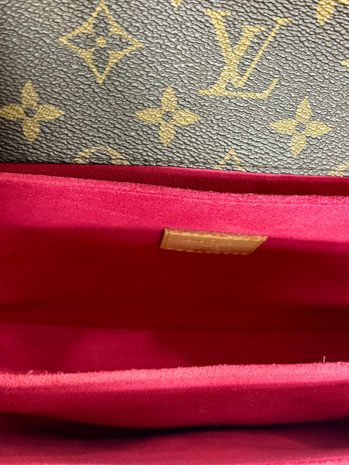 LOUIS VUITTON MONOGRAM LOVE LOCK POCHETTE METIS