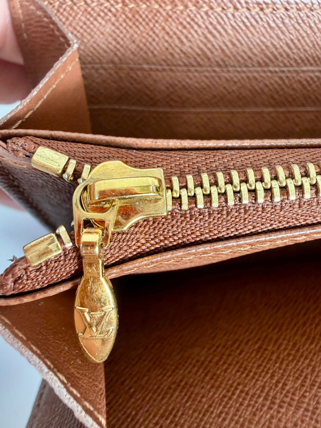 LOUIS VUITTON MONOGRAM ÉTOILE SARAH WALLET